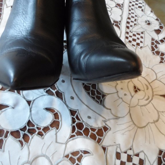 CHANEL Black Goatskin Leather Black Ankle Boots Size 37.5B - Picture 6 of 16